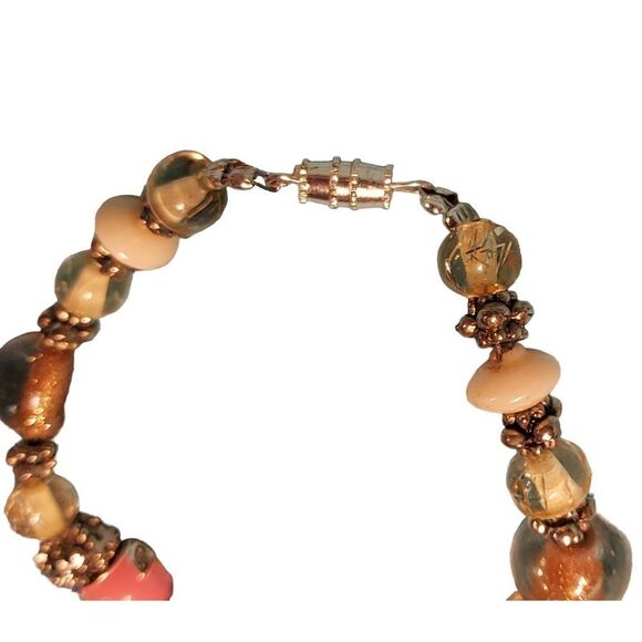 Hand Crafted Beaded bracelet 8 1/2" - Picture 3 of 10